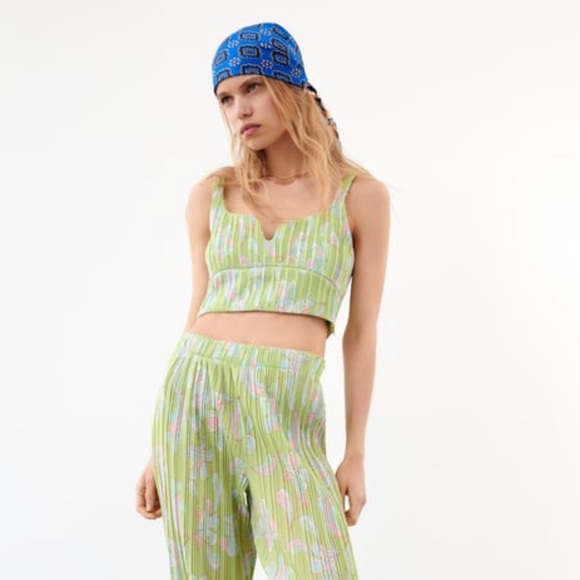 Zara Tops Zara Green Floral Print Crop Tank Top Poshmark